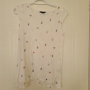 RW & CO. White Drinks Pattern Tshirt. XS